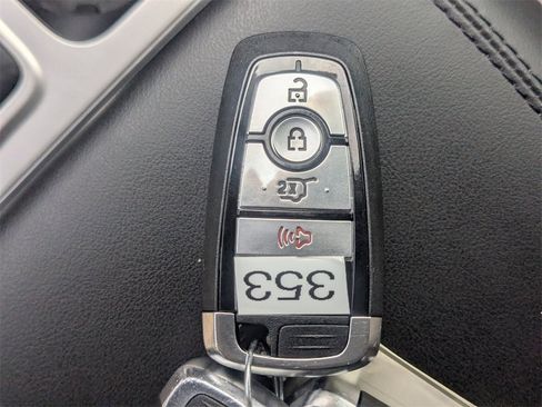 Used 2020 Ford Explorer XLT image 35