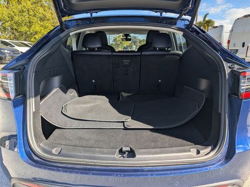 Used 2022 Tesla Model Y Long Range image 15