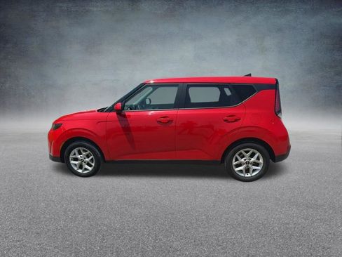 Used 2023 Kia Soul LX w/ LX Technology Package image 14