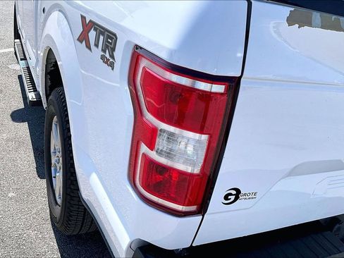 Used 2018 Ford F150 XLT w/ XTR Package image 32