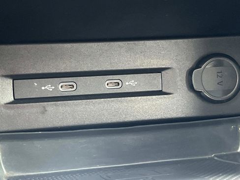 Used 2022 Volkswagen Taos SE FWD image 35