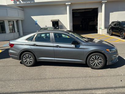 Used 2019 Volkswagen Jetta SE w/ Cold Weather Package