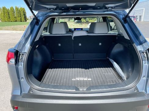 Used 2024 Toyota Corolla Cross LE image 18