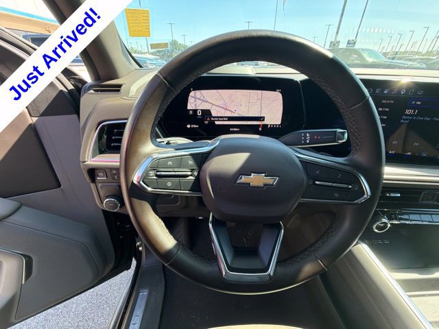 Used 2025 Chevrolet Suburban LT RWD image 46