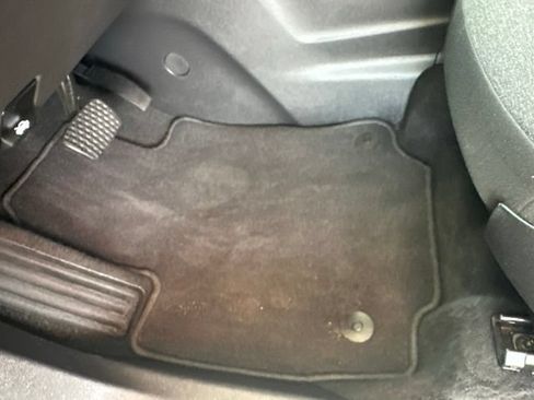 Used 2023 Chevrolet Equinox LT FWD image 29