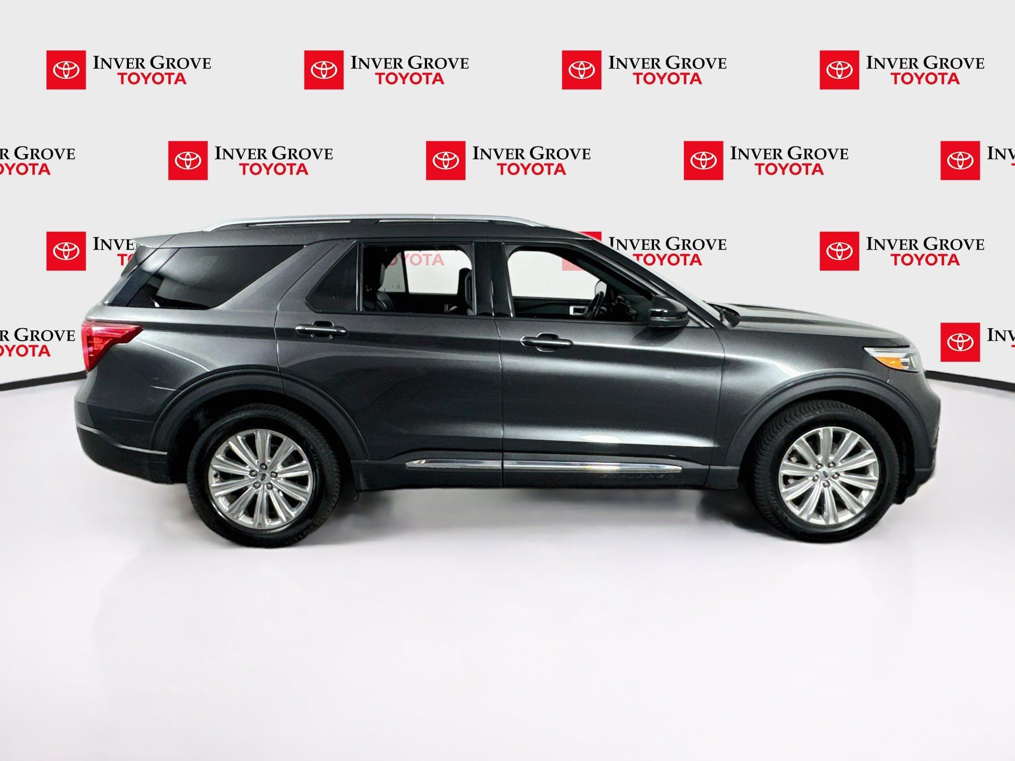 Used 2020 Ford Explorer Limited w/ Class III Trailer Tow Package AWD/4WD image 4