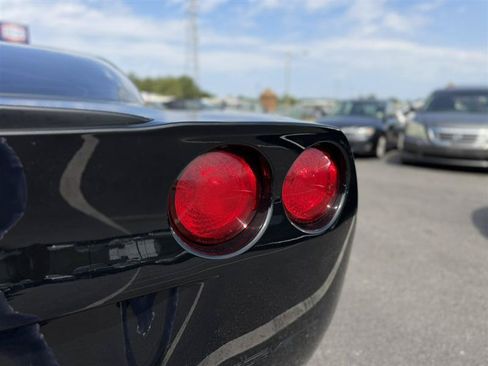 Used 2005 Chevrolet Corvette Coupe w/ Preferred Equipment Group RWD image 8