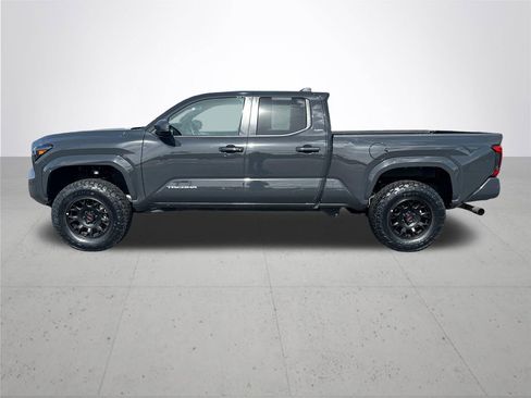 Used 2025 Toyota Tacoma SR5 image 10