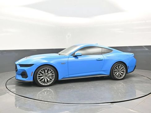 Used 2025 Ford Mustang GT Premium RWD image 4