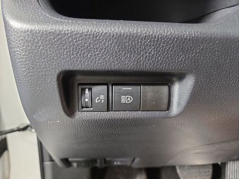 Used 2025 Toyota RAV4 XLE image 28