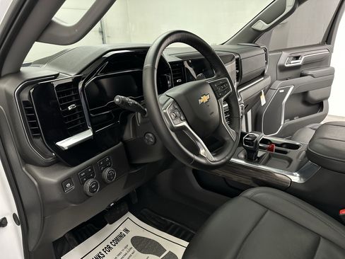 Used 2025 Chevrolet Silverado 1500 LTZ w/ Z71 Off-Road Package AWD/4WD image 20