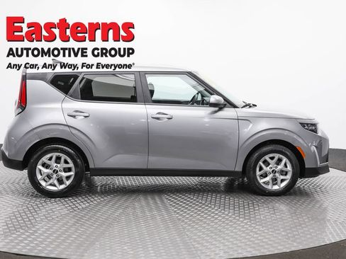 Used 2024 Kia Soul LX w/ Option Group 015 image 4