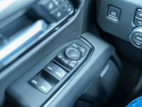 Used 2026 GMC Sierra 2500 AT4 image 29