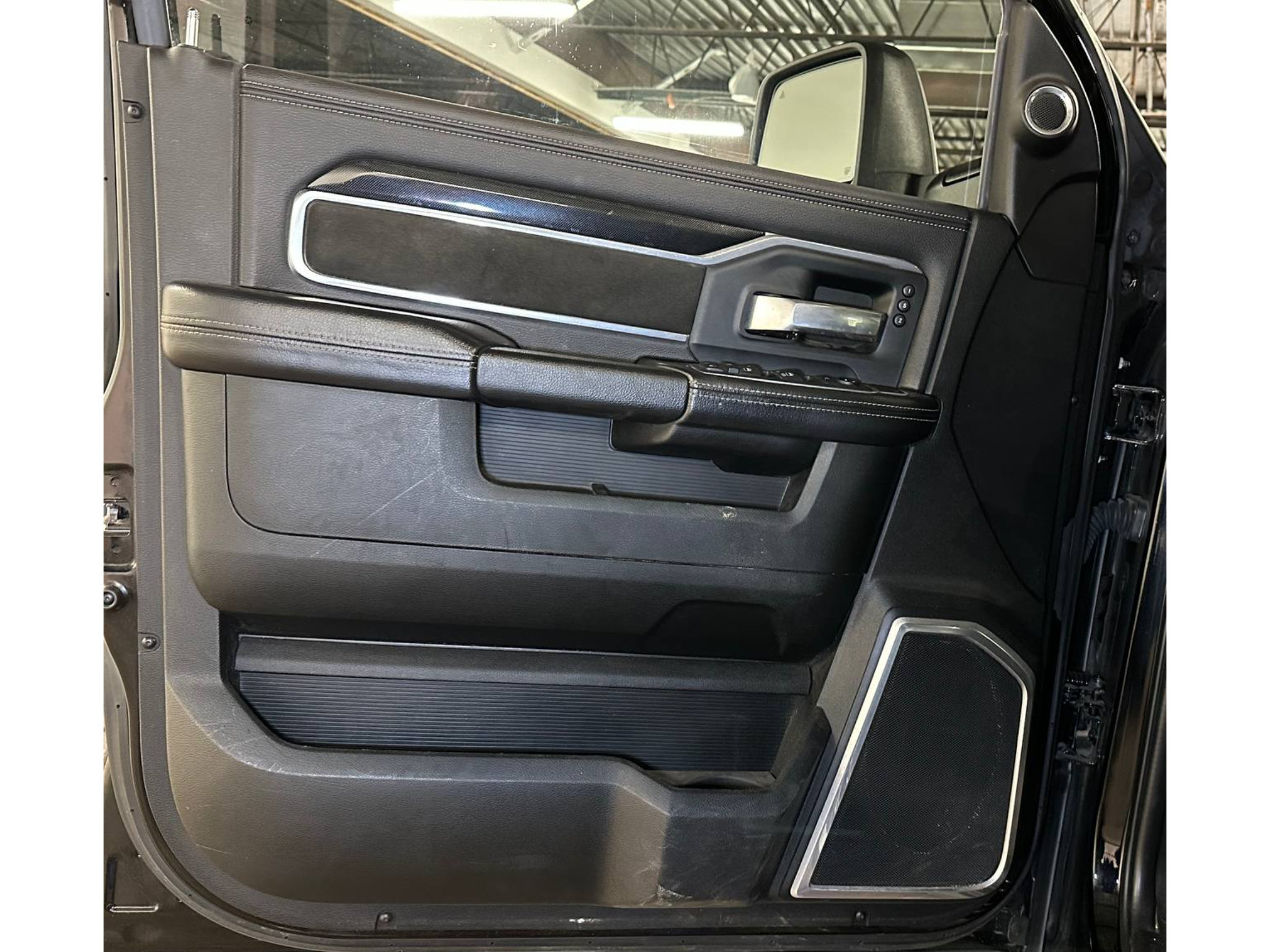 Used 2023 RAM 3500 Laramie AWD/4WD image 25