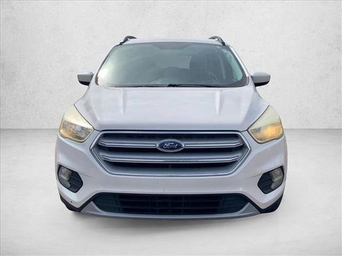 Used 2018 Ford Escape SE w/ SE Sync 3 Package FWD image 2
