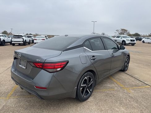 Certified 2024 Nissan Sentra SV image 7