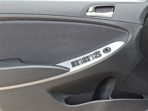 Used 2017 Hyundai Accent SE image 11