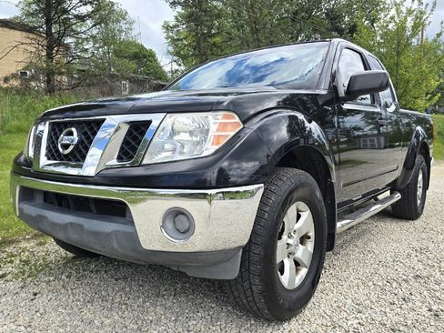 Used 2010 Nissan Frontier SE w/ SE Value Truck Pkg AWD/4WD image 6