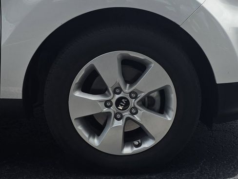 Used 2017 Kia Soul FWD image 35