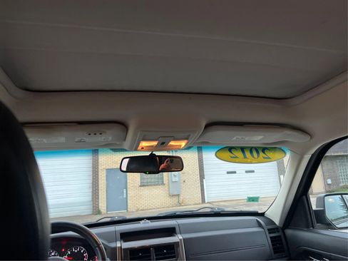Used 2012 Jeep Liberty Limited Jet w/ Comfort/Convenience Group AWD/4WD image 19