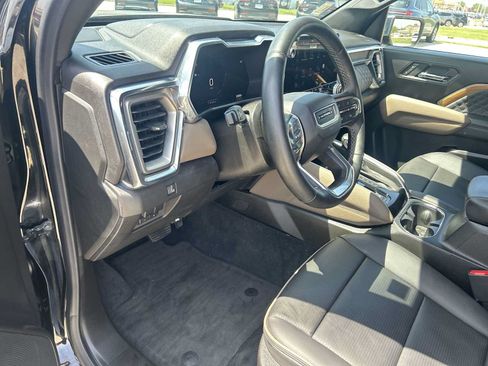 Used 2024 GMC Canyon Denali AWD/4WD image 11