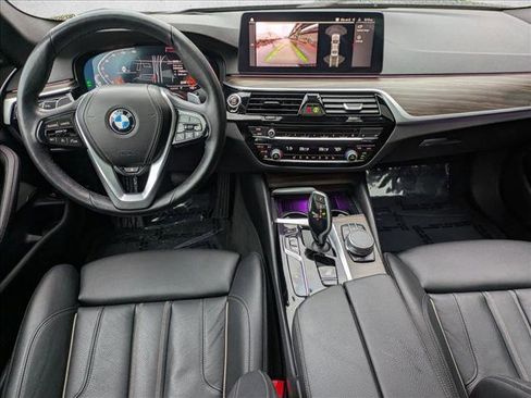 Used 2023 BMW 530i xDrive w/ Premium Package image 18