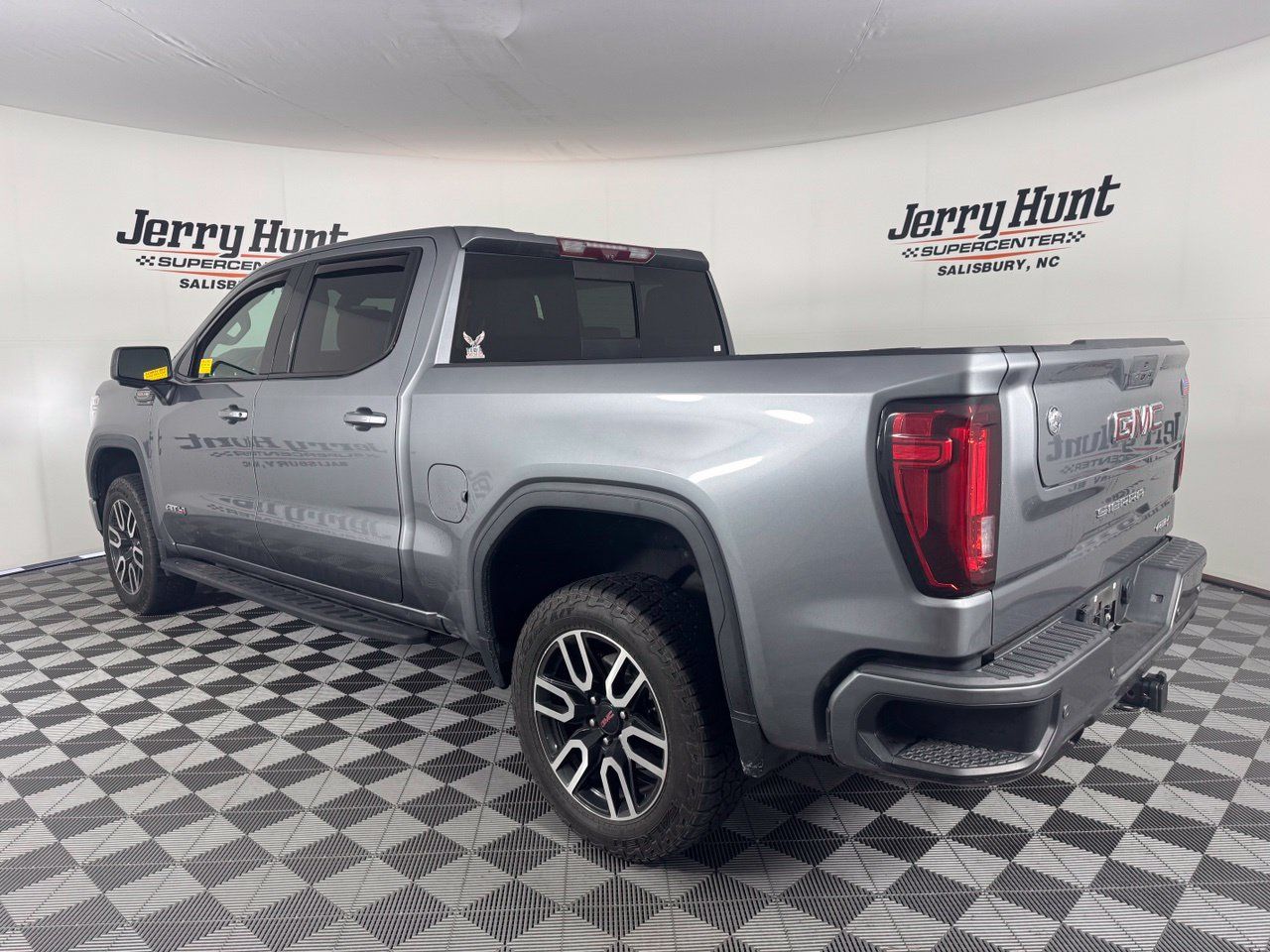 Used 2021 GMC Sierra 1500 AT4 w/ AT4 Premium Package AWD/4WD image 9