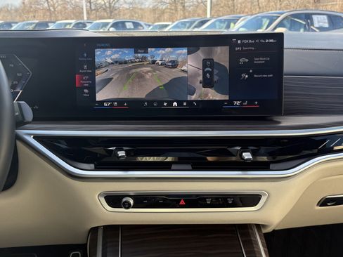 Used 2024 BMW X7 M60i w/ Executive Package image 31