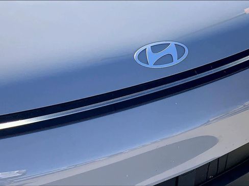 Certified 2025 Hyundai Kona SEL image 32