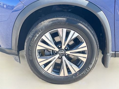 Used 2023 Nissan Rogue SV image 30