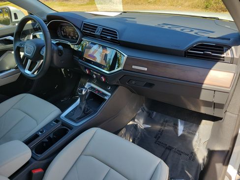 Used 2025 Audi Q3 2.0T Premium Plus w/ Premium Plus Package image 11