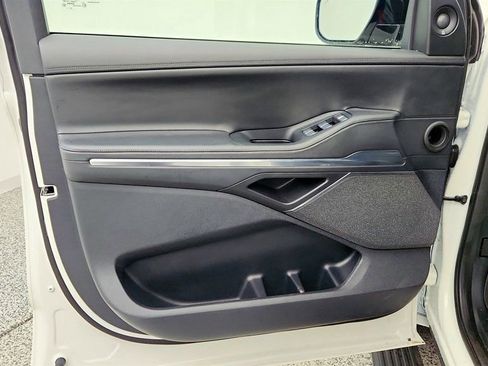 Used 2025 Lincoln Navigator Reserve w/ Jet Appearance Package image 11