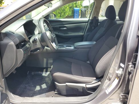 Used 2024 Nissan Sentra SV image 17