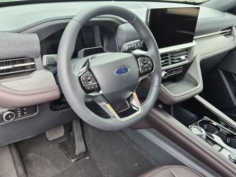 New 2026 Ford Explorer Platinum w/ LUX Leather Package AWD/4WD image 10