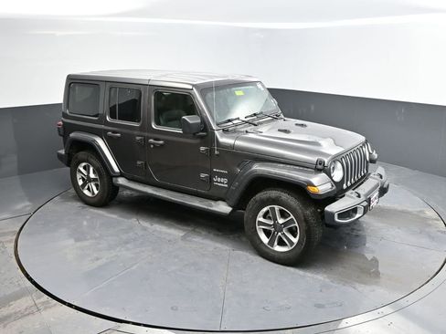 Used 2020 Jeep Wrangler Unlimited Sahara image 25