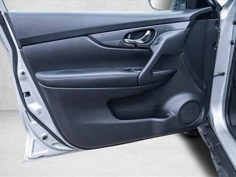 Used 2020 Nissan Rogue SV AWD/4WD image 12
