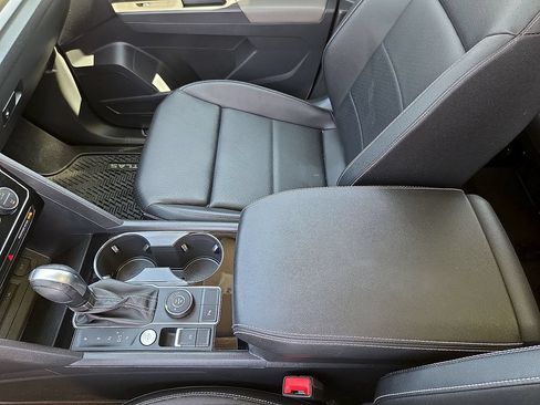 Used 2023 Volkswagen Atlas SE AWD/4WD image 22