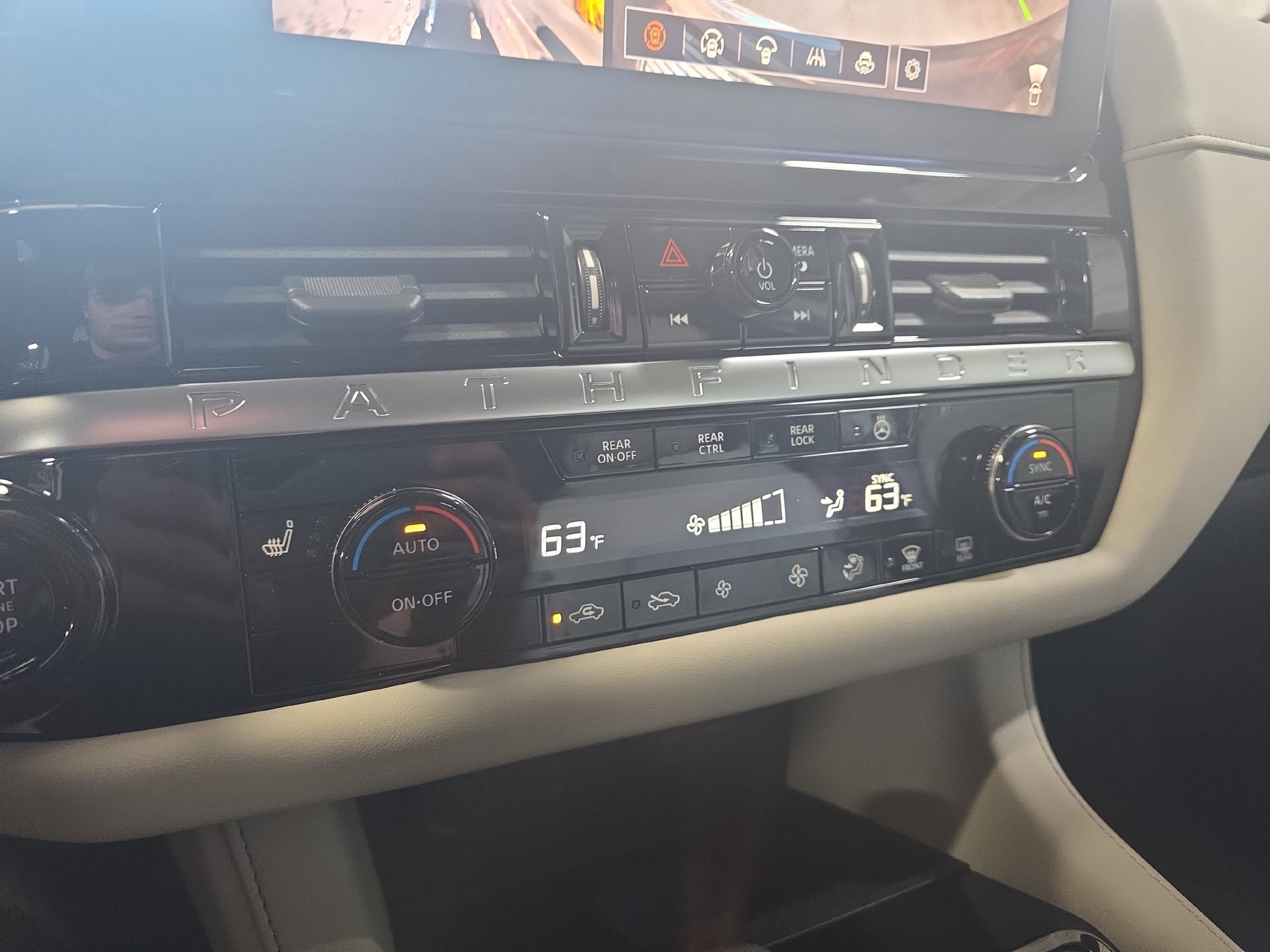 New 2026 Nissan Pathfinder SL FWD image 24