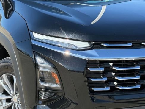 Used 2025 Chevrolet Equinox LT image 3