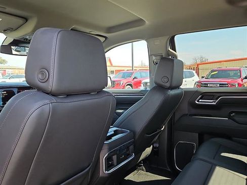 Used 2025 GMC Sierra 1500 SLT image 9