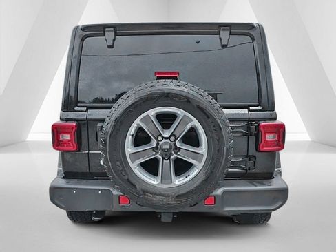 Used 2019 Jeep Wrangler Unlimited Sahara w/ Uconnect 4C Nav & Sound Group AWD/4WD image 6