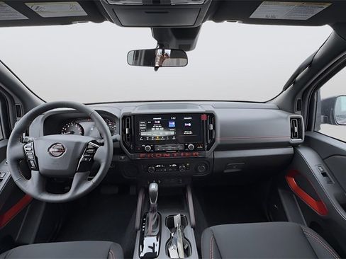 Used 2025 Nissan Frontier Pro-X w/ Pro Convenience Package image 18