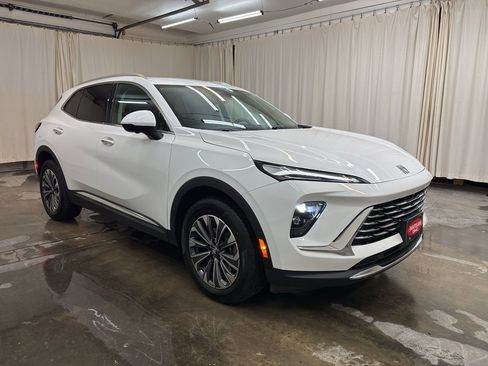 Used 2025 Buick Envision Preferred image 4