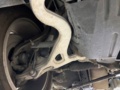 Used 2003 Ford Thunderbird image 38