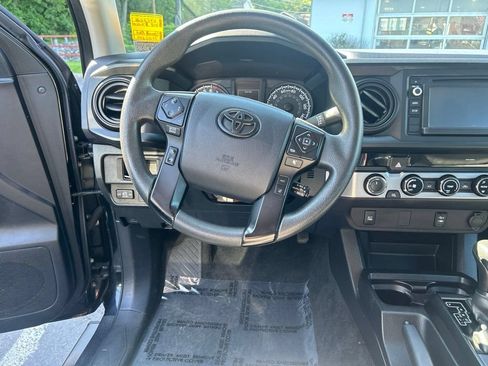 Used 2018 Toyota Tacoma SR w/ SR Convenience Package AWD/4WD image 13