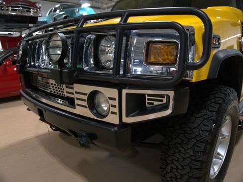 Used 2003 HUMMER H2 w/ Preferred Equipment Group image 11