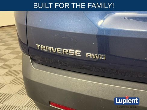 Used 2023 Chevrolet Traverse LT AWD/4WD image 6