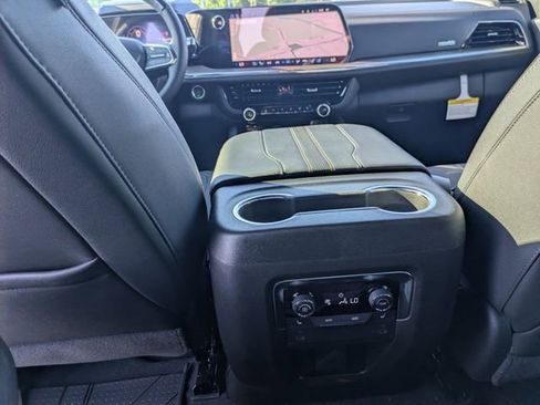New 2026 Chevrolet Tahoe High Country AWD/4WD image 32