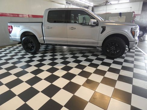 Used 2025 Ford F150 Platinum w/ Equipment Group 702A High AWD/4WD image 5