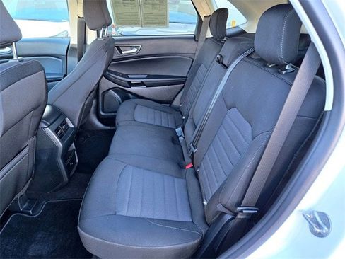 Certified 2024 Ford Edge SE w/ Black Appearance Package image 7
